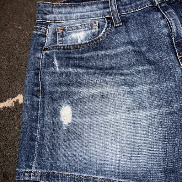Joe’s Jeans Marylee Distressed Blue Denim Shorts Size 29 - Picture 3 of 6